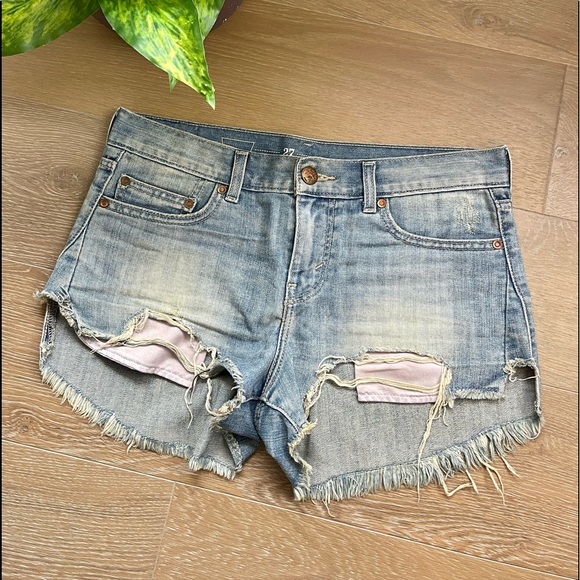 Levi’s distressed jean shorts. Size 27. - Picture 2 of 5